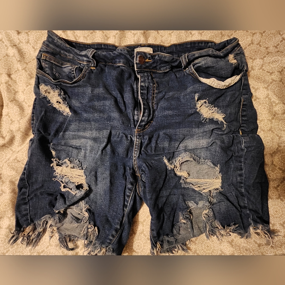 Plus size Jean distressed shorts